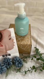 @and_uta_official samaの＆UTA BODY SOAP をお試しさせていただきました！泡で出てくるタイプでふわっと子供の肌にのせられるので優しく洗うことができるのがいいです&hellip;のInstagram画像