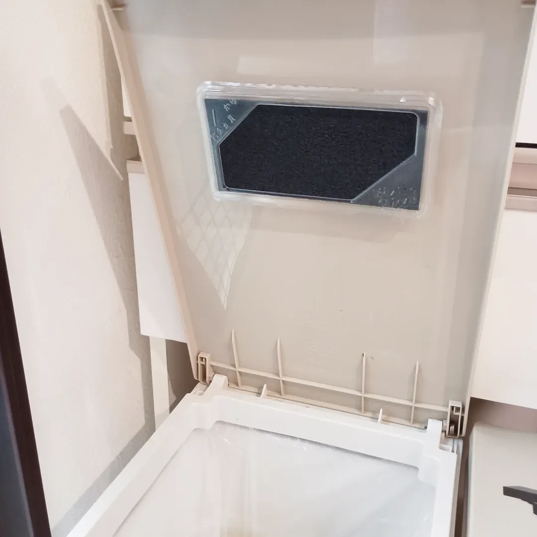 口コミ投稿：お部屋にゴミ箱を置いています隠してはいるけれど、どうしてもにおってくるのが現実💦…