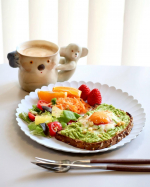 .本日のランチ🍴旦那がいない日はアボカドトーストが定番🥑カラフルで彩り最高♡#アボカドトースト #おうちカフェ #おうちごはん#PR #野菜をMOTTO #野菜をもっと #野菜スープ&hellip;のInstagram画像