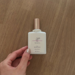 【PR】BIBIDAY・Innocence Freesia オードトワレ 30ml.毎日持ち運びたくなる、とってもかわいいパッケージのオードトワレ🫶.カーネーションやウッド系のナチュラルな香り&hellip;のInstagram画像