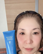 美白ケアって手間がかかるイメージだったけど、これはオールインワンタイプだから本当にラク。夜は疲れてスキンケアをサボりたくなる日もあるけど、これなら塗るだけで保湿も美白もできるから助かってます。テ&hellip;のInstagram画像