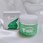 ,美人の湯として知られる美又温泉の#温泉水#善玉菌#美肌成分（#油溶性ビタミンC誘導体）#ビタミンＥ（トコフェロール）などを配合した水溶性クリームピアベルピア クリームSこっくりとし&hellip;のInstagram画像