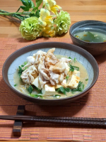 .今年で10周年を迎えた「麺でおいしい食卓」シリーズより、春夏限定商品の「冷汁うどんつゆ」@shoda_shoyu1873本来はうどんつゆですが、今回はうどんなしで👍豚しゃぶと豆腐とにらのサ&hellip;のInstagram画像