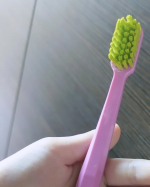 #PR #株式会社クラデンジャパン #クラプロックス使ってみた #天使の歯ブラシ #monipla #curaprox_fan磨きやすい持ち手、ブラシの細かさにびっくり。歯磨きが楽しくなりました！のInstagram画像