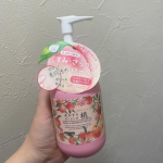 あかすりピーリング桃🍑⁡GR株式会社様よりいただきました🙏⁡⁡こちらのピーリングは洗い流すタイプ⁡古い角質、気になるくすみ(不要な角質や汚れによる)・ざらつきなど気になるところにジェル&hellip;のInstagram画像