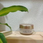 コラリッチのオールインワンジェルプリンみたいなぷるぷるテクスチャーが気持ちいい！柔らかすぎず硬すぎず、肌にスーッと伸びてベタつかないのに翌朝までしっかり保湿！！リニューアルで「9種9役のコラー&hellip;のInstagram画像