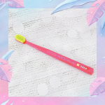 スイス生まれの歯ブラシ「クラプロックス」を知っていますか❓全世界90カ国で販売されているプレミアム歯ブラシなの⭐︎おすすめポイントは、超極細毛の圧倒的な植毛本数により、歯ぐきにやさしく汚れを&hellip;のInstagram画像