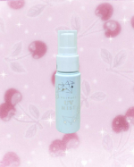 メイクの上から簡単に塗り直せる❕プライバシー UVミスト50SPF50+ PA++++白くならない透明タイプだから白浮きもしないし、ノンガスミストだから夏場も安心して持ち運べるよ☀️#&hellip;のInstagram画像