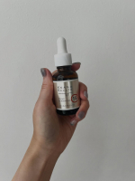 ピュアビタミンC15%高配合の美容液🩷 高濃度なので、毛穴悩みだけでなく、くすみ・ハリ不足・キメの乱れといった肌悩み全体にアプローチしてくれるそう✨ 毛穴ケアだけでなく、総合肌ケアの美容液としても&hellip;のInstagram画像