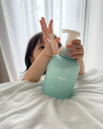 🫧＆ utaボディーソープ（@and_uta_official）のモニターをさせていただきました🫧ラベンダーとグレープフルーツの優しいいい香り、、🪻🍊ボトルもおしゃれで置くだけで浴室がおしゃれ&hellip;のInstagram画像