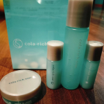 ..テクスチャーは全てがトロッとして肌なじみがいいベタつか無いので使いやすい朝までお肌しっとり乾燥でカサカサになりやすくても夜塗って朝起きた時の保湿感と朝も洗顔後塗るだけで化粧ノリが&hellip;のInstagram画像