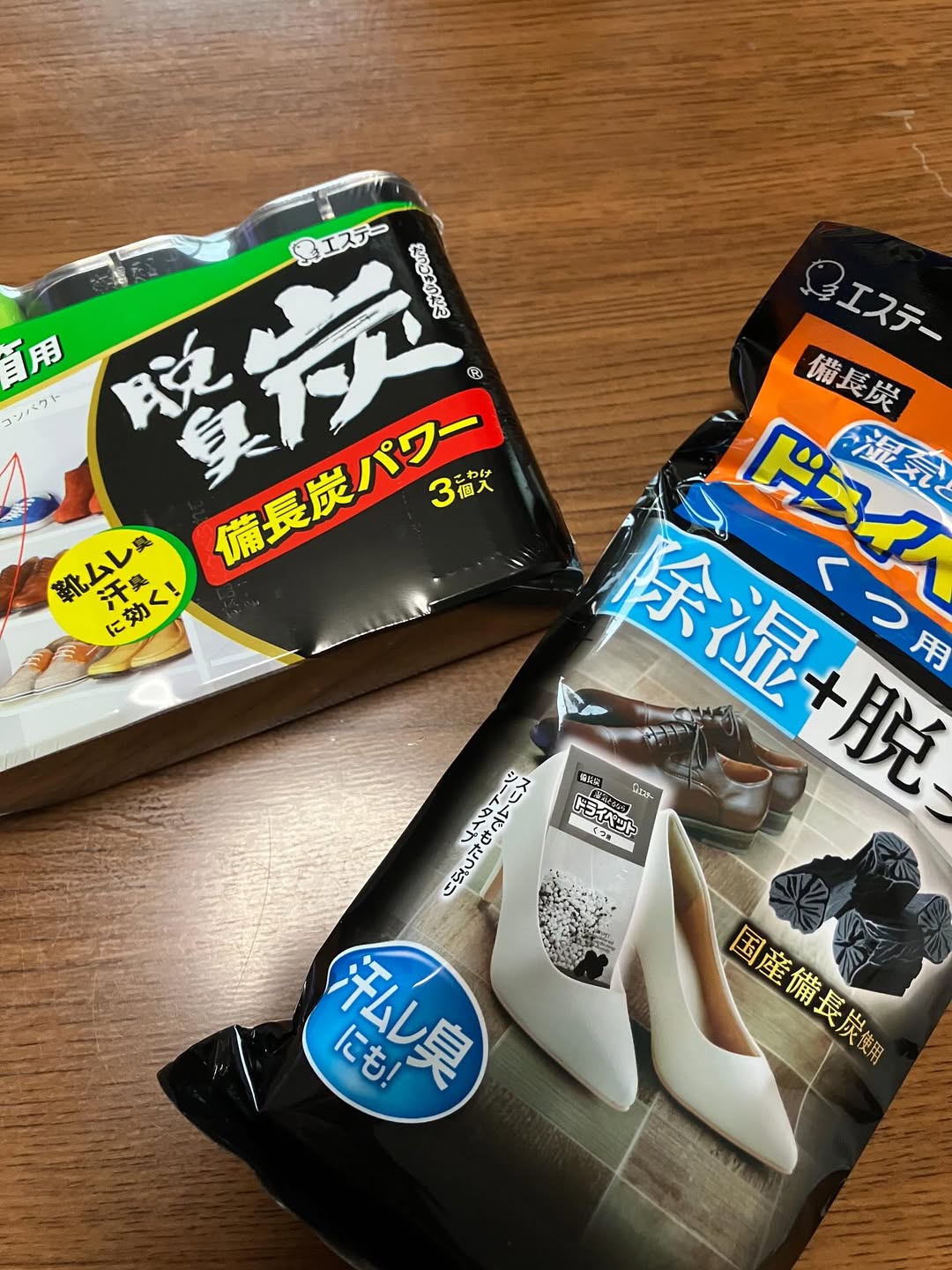 口コミ投稿：エステーさまよりドライペット靴用。除湿➕脱臭。スニーカーに入れるだけです。脱臭。…