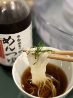 ついに夏休みがきたぁぁ🎐🍉さっそく？そうめんでごはん🤭&hearts;️夏の定番ですよね🎶美味しくて簡単！天ぷらは面倒でいつも作らないけど&hellip;この夏の初そうめんなのでがんばったー😂そして初めて「寺岡家&hellip;のInstagram画像