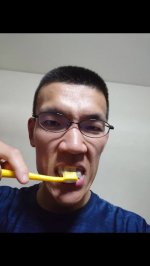 食べるのが好きな私だけど、食べた後はモニプラからもらった【ロブロックス】さんの歯ブラシで、しっかりケアしてます。　#PR #株式会社クラデンジャパン #クラプロックス使ってみた #天使の歯ブ&hellip;のInstagram画像