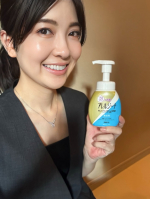 先月、理由わからず顔が痒くて&hellip;むずむず😭でも病院に行くほどじゃないし、なにを使えばいいかわからなかった😭そんなとき出会ったのが #アレルジーナ 🫧日本で唯一、抗ヒスタミン成分＊配合の泡洗顔。&hellip;のInstagram画像