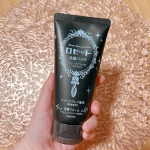🖤🖤🖤ロゼット洗顔パスタ ディープブラック🖤🫧夏はやっぱり毛穴やザラつきが気になりやすいですよね🥲そんな夏にぴったりの毛穴さっぱりつるつる肌に洗い上げる角栓・ざらつき対策洗顔料！洗&hellip;のInstagram画像