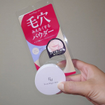 毛穴カバーに特化したパウダー、ポイントマジックPROプレストパウダーC　です！持ち運びに便利なコンパクトサイズが嬉しすぎる！出張や旅行が多いので使いまくれます〜！パフもふわふわで優秀♡夏も&hellip;のInstagram画像