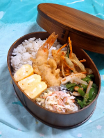 .今日は出社日でした😊レンチン麦ご飯に、昨夜の残り(. . .というか、わざとお弁当用に多めに作ったもの)の天ぷらと、コールスローサラダ、そして またまた @teraoka_soy_sauce 様&hellip;のInstagram画像