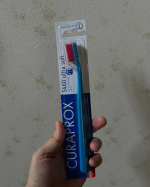 持ちやすくて使いやすい歯ブラシ鉛筆の持ち方なので力を入れなくても歯を磨きやすいですデザインはシンプル、でも色がカラフルで気分が上がります生活の中でこういうの大事ですよね楽しく歯磨きするぞー&hellip;のInstagram画像