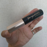 ボニーラッシュプレミアム使ってみました🩷パッケージも高級感があっておしゃれです！毎晩お風呂上がりに塗ってます。効果はまだこれからかなと言ったところですが塗りやすいですし、きちんとまつ毛ケアした&hellip;のInstagram画像