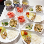 ..今日は、頂いたスイカ🍉も加わりすごく彩りのいい #おうちご飯 🍚✨"夏の季節の果物"のスイカがこんなに早く味わえられることに感謝っ🙏✨@tottori_fruitさまありがとうご&hellip;のInstagram画像