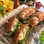 こんばんは☺️..#PR #プロモーション..今日は、コモのクロワッサンでサンドイッチを作りました☺️コモのパン、大好き❤..今回使用したのは、「毎日クロワッサン」と「黒糖クロ&hellip;のInstagram画像