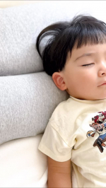 【首と肩がホッとする枕PLUS】で睡眠の質アップ！首と肩を40℃前後でじんわり温めて、1日のコリや疲れをやさしくほぐします✨・温めモード（35℃〜50℃まで4段階）・首・肩の部位別＆同時&hellip;のInstagram画像