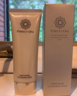 肌の増えるシミと乾燥くすみが気になっていたので、いつも使っているパーフェクトワンシリーズのホワイトニングクレンジングパックを試してみました。まず使ってみて驚いたのは、テクスチャーのなめらかさ。ジ&hellip;のInstagram画像