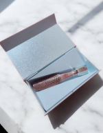 最近、お風呂時間がちょっと楽しみになった🛁✨「ビジュリー」っていうシャンプーブラシ、頭皮も顔まわりもこれ1本でケアできるのがうれしい💆&zwj;♀️ネイルしてても指を使わずに洗えるし、ブラッシングす&hellip;のInstagram画像