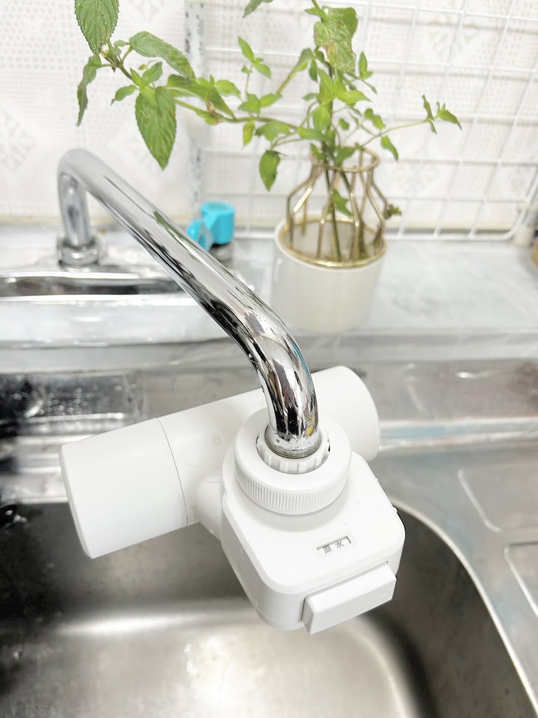 口コミ投稿：健康のために、わが家は蛇口直結型の浄水器を使ってます🚰✨ホワイトのミニマルデザイ…