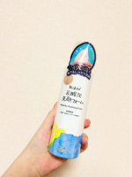 炭酸泡洗顔フォーム使ってみましたー！もこもこ泡で出てくるので泡立てる必要ないのがポイント！炭酸の泡でメイクの細かい汚れも取ってくれる気がして洗い上がりがさっぱりしてとても好きでした✨普段しっか&hellip;のInstagram画像