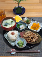 .お久しぶりの寄せ集めお惣菜ランチ最近は作るのも食べるのも暑すぎて、おそうめんやワンプレートごはん(手抜き💦)が多かったのですが、またまた実家(家庭菜園)でたくさんの新鮮なお野菜を貰ってきたので&hellip;のInstagram画像