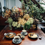 先日のランチ。夏野菜のせカレーでした😊．前日のカレーに揚げ焼きにした夏野菜をのせたランチにしました。ごはんは玄米サブスクサービス「発芽玄米mybrown 」全国20の契約農家さんが農薬、化&hellip;のInstagram画像