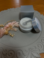 パーフェクトワン 薬用ホワイトニングジェル＜医薬部外品＞紫外線が気になる季節にもぴったりの1品で 【化粧水・乳液・美容液・クリーム・パック・化粧下地】の6役のオールインワンジェルです。シミがとても&hellip;のInstagram画像