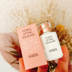 いい香り🩷HABAフローラルリフトスクワラン！ハリ、つや、うるおいをもたらす華やかさと安らぎに満ちたフローラルの香りのスクワラン🩷いい香り〜たった1滴！化粧水の後濡れた状態でなじませる&hellip;のInstagram画像