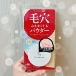 毛穴カバーに特化した【ポイントマジックPRO プレストパウダーC】を使いました✨ふんわり軽いエアリー感触なのに、毛穴の凹みをしっかりフラットに整えてくれるのが嬉しいポイント🤍厚塗り感が出にくくて&hellip;のInstagram画像