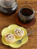 。🍪シナモンロール風スコーンシナモンシュガーとくるみをくるくる巻いた#スコーン でティータイム♡ザクホロ食感♪あま～い#シナモン の香りに癒される🥰..『黒減肥茶』と一緒に♪プーア&hellip;のInstagram画像
