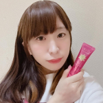 今回は、安心健康ライフさんの「アロエモイスチャーローズ ハンドクリーム」を、使ってみました(*&acute;꒳`*)♡こちらは、アロエベラ葉エキスを配合した、保湿力が高いのにべたつかないハンドク&hellip;のInstagram画像