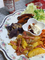 .ワンプレートおつまみ🥂🥔ジャーマンポテト🥕ツナと人参のサラダ🍆茄子のマリネ🍖ソース照り焼きチキン🌱レタス&豆苗🧀ブラックペパーチーズ&アーモンド&クランベリー🍎りんごタルト🥂白ワ&hellip;のInstagram画像