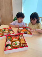 .みんなは毎年おせちって食べる？私は子供の頃は実家では出なかったけど親戚たちと集まるのにおばあちゃん家でお正月に出てたなぁ🎍今回「特大和洋おせち 蔵王」先取り2026年新春おせちをお試&hellip;のInstagram画像