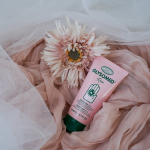 .数量限定✨グリソメド ハンドクリームA（ローズ）登場！大人気のグリソメドから今年は ローズの香り が仲間入りしました🤍水仕事などで荒れがちな手肌をしっかり守りながらローズやカモミールの&hellip;のInstagram画像