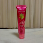 ＼アロエモイスチャー ローズハンドクリーム／  アロエモイスチャー ローズハンドクリームは、荒れた手を優しくケアし、保護してくれるハンドクリーム。  アロエエキスを主成分とし、高い保湿力で塗っ&hellip;のInstagram画像
