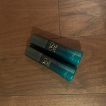 こういう育毛剤的なアイテムってどうなのだろうと今まで思っていましたが継続して使うと髪にツヤが出てきますね！春先に傷みまくっていたので、リセットされてきて嬉しいです☺️こちらの薬用リリィジュK&hellip;のInstagram画像