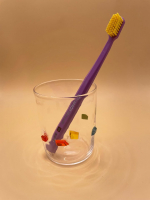 スイス発のプレミアム歯ブラシ「クラブロックス CS5460」を使ってみたよ⭐︎パープル✖️イエローのカラーが可愛いすぎる！！　使う時にわくわくテンション上がります♪それだけではなく実用性もバッチ&hellip;のInstagram画像