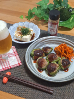 .実家のピーマン🫑小ぶりだけど、肉厚で美味しい❣️半分に切ってクレイジーガーリックで味付けした肉種を詰めたら、コロンとしてかわいい💠小さいので食べやすくて、ガーリックの風味も程よくパクパク&hellip;のInstagram画像