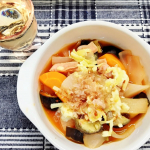 #PR #野菜をMOTTO #野菜をもっと #野菜スープ #ミネストローネ #食べ比べ #monipla #monmarche_fan和風スープには白ワインが合う♪のInstagram画像