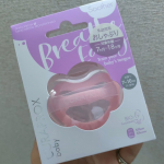 クラプロックス様のおしゃぶりを使ってみました🩷デザインも可愛く安心して使えていいです✨これを使うと安心するのか落ち着いてくれます。男の子用にブルーもあるみたいでかわいいです🩵#PR #株式会社ク&hellip;のInstagram画像