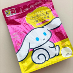 シナモロールのパッケージがかわいい「汗かきエステ気分　一緒にご自愛」 ほんのり甘く優しいシア＆ザクロの香りがふんわりと香るバスソルト。ザクロの香りってめずらしいですよね！ バスソルトは小&hellip;のInstagram画像