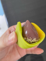 9月のお茶会🍵美味しかったです！上生菓子2つとどら焼きも食べちゃって癒されました♡お着物の季節がやってきますね～まぁ、子育てが大変すぎて何もできませんがな笑 #上生菓子  #生どら  #な&hellip;のInstagram画像