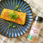 クレイジーペッパー🌶️😚💭このペッパー、ただのブラックペッパーじゃなくて、数種のスパイスとオニオンの甘みがピリッとした辛さに絶妙にマッチしてるの💓肉でも魚でも、どんな料理にかけてもおいしいし、ソ&hellip;のInstagram画像